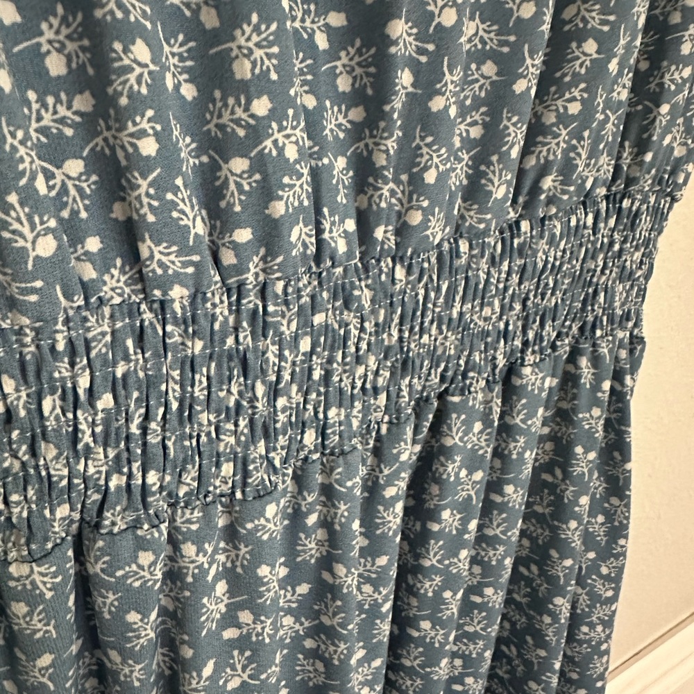 Chic Blue Floral Maxi Dress - Picture 5 of 5
